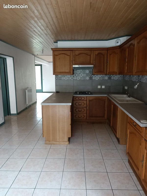 Maison à louer, 143m², Gy