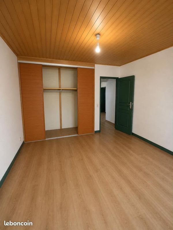 Maison à louer, 143m², Gy