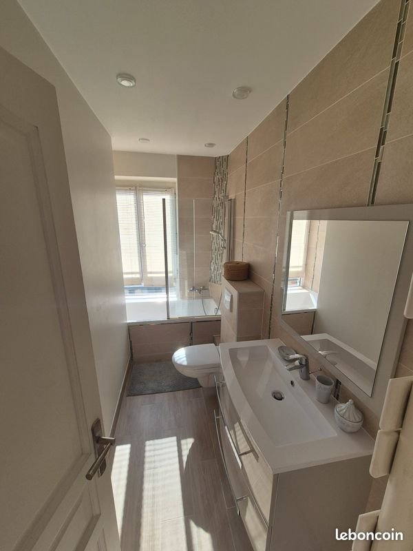 Appartement à louer, 45m², Courbevoie