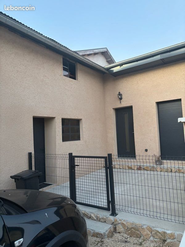 Maison à louer, 75m², Four
