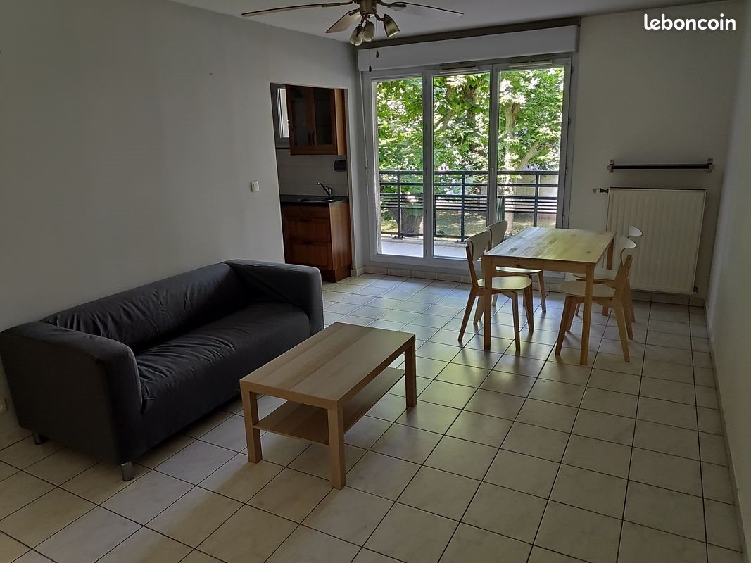 Appartement à louer, 45m², Meyzieu