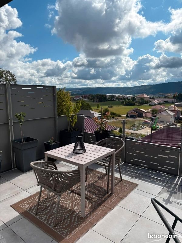 Appartement à louer, 85m², Orchamps-Vennes
