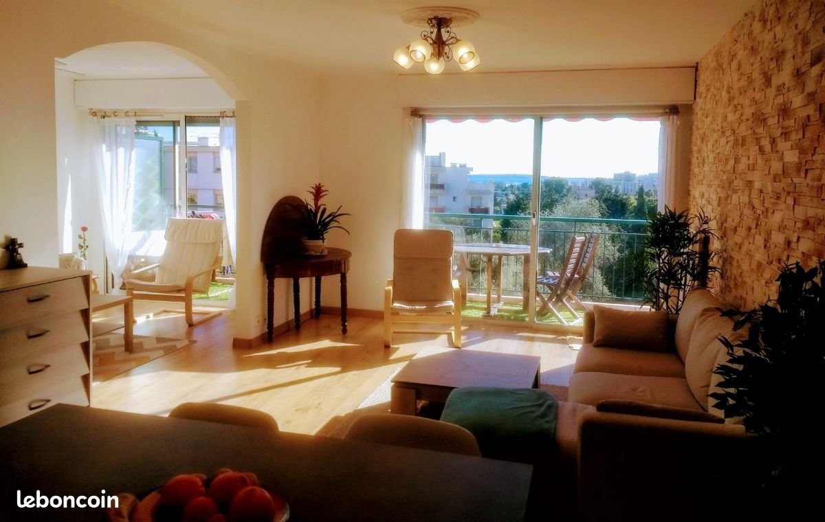Appartement à louer, 75m², Antibes