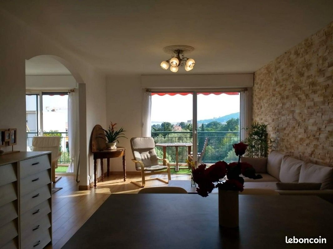 Appartement à louer, 75m², Antibes