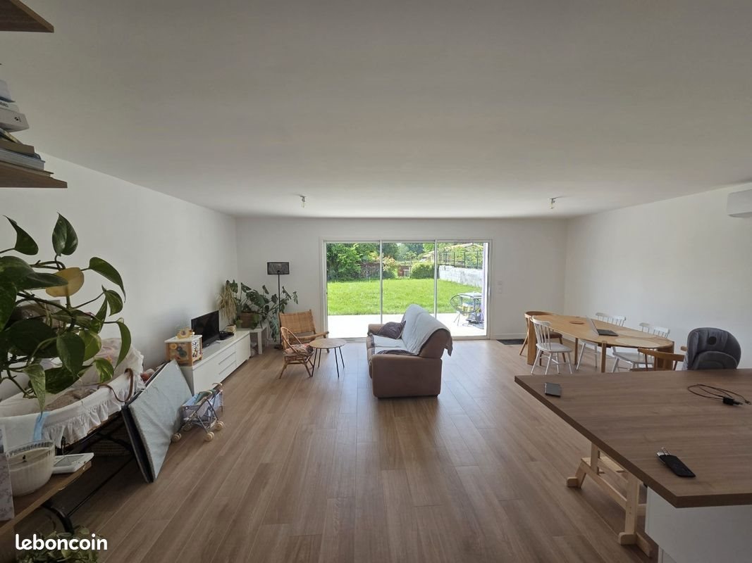 Maison à louer, 105m², Saint-Genès-de-Fronsac