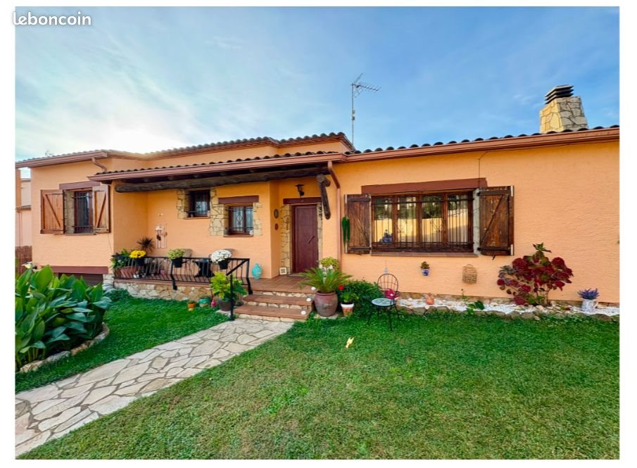 Maison à louer, 75m², Mèze