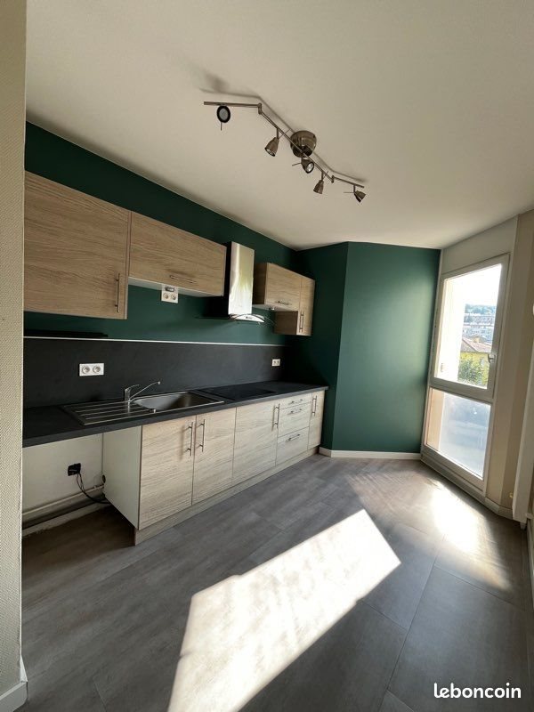 Appartement à louer, 70m², Vals-près-le-Puy