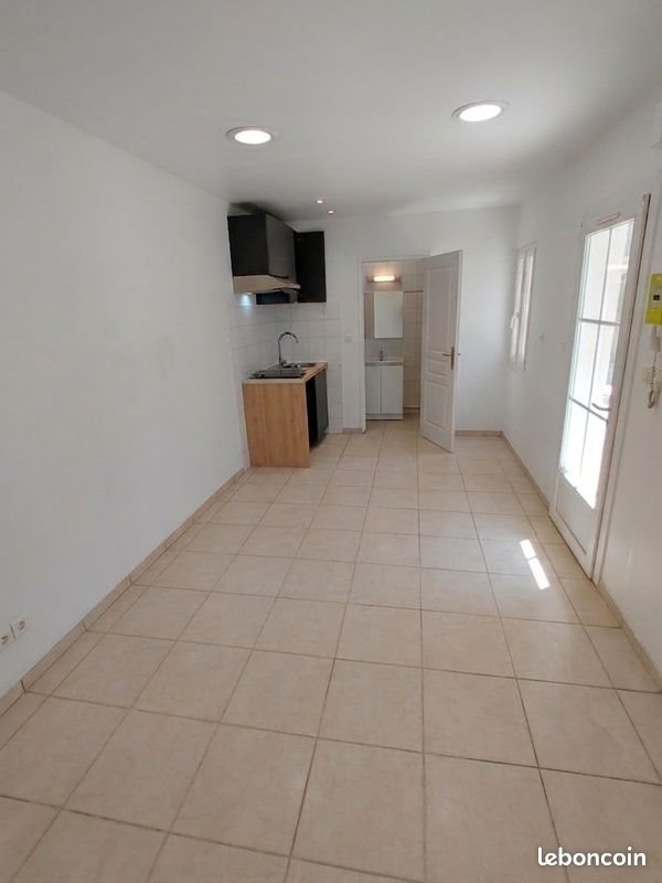 Appartement à louer, 19m², Marseille 16ème