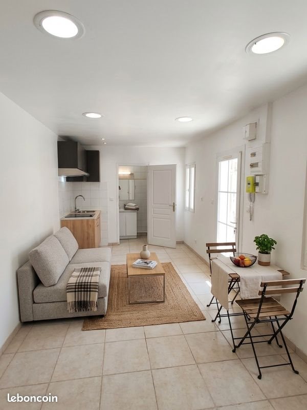 Appartement à louer, 19m², Marseille 16ème