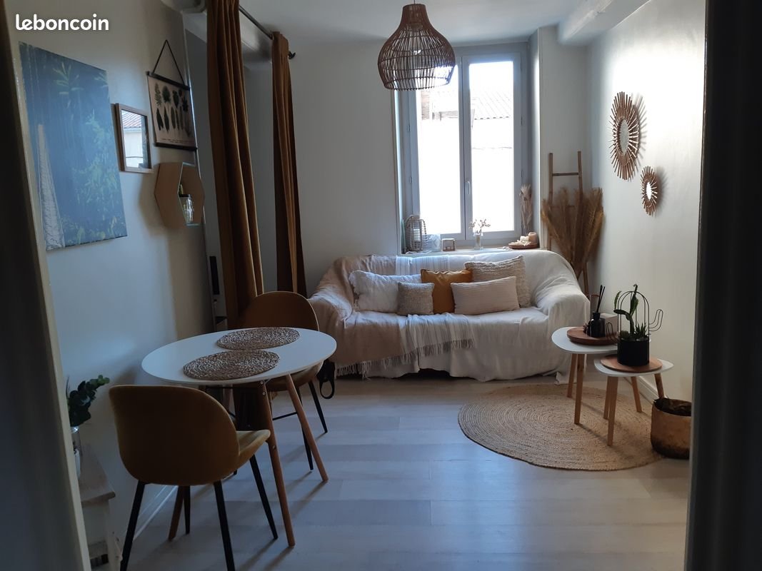 Appartement à louer, 29m², Belleville