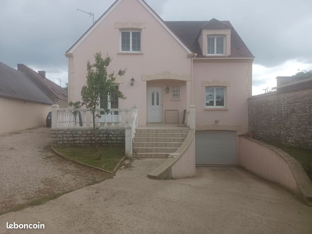 Maison à louer, 160m², Angerville