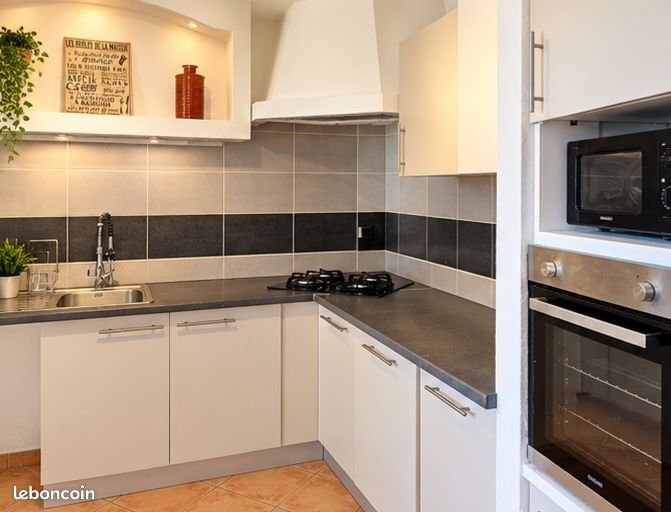 Maison à louer, 120m², Saint-Restitut