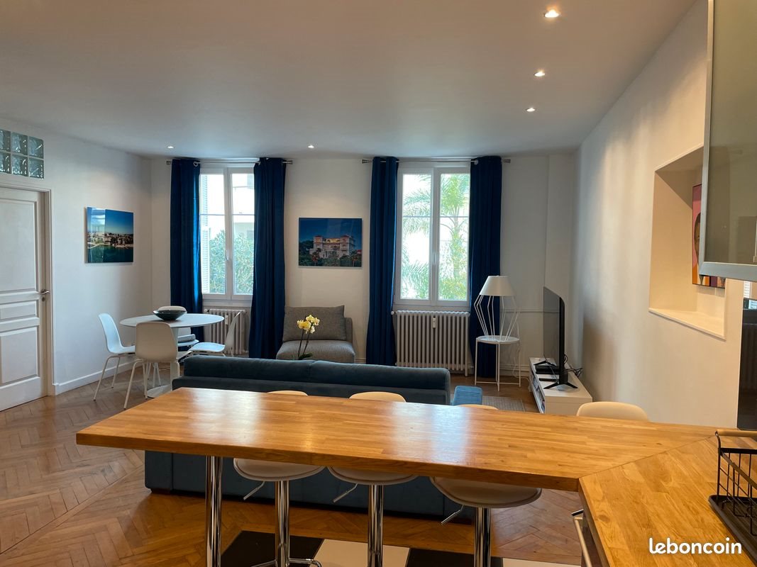 Appartement à louer, 65m², Antibes