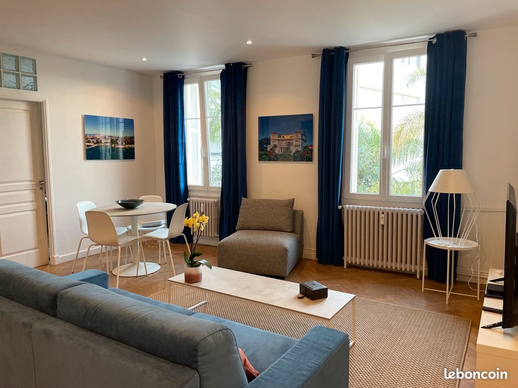 Appartement à louer, 65m², Antibes