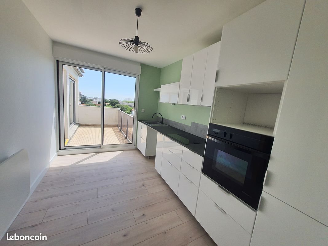Appartement à louer, 81m², Royan