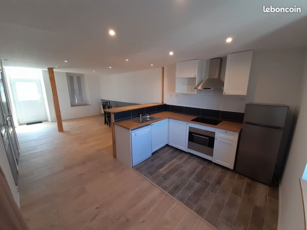 Maison à louer, 85m², Villasavary