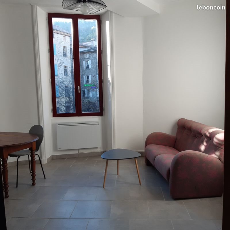 Appartement à louer, 35m², Largentière