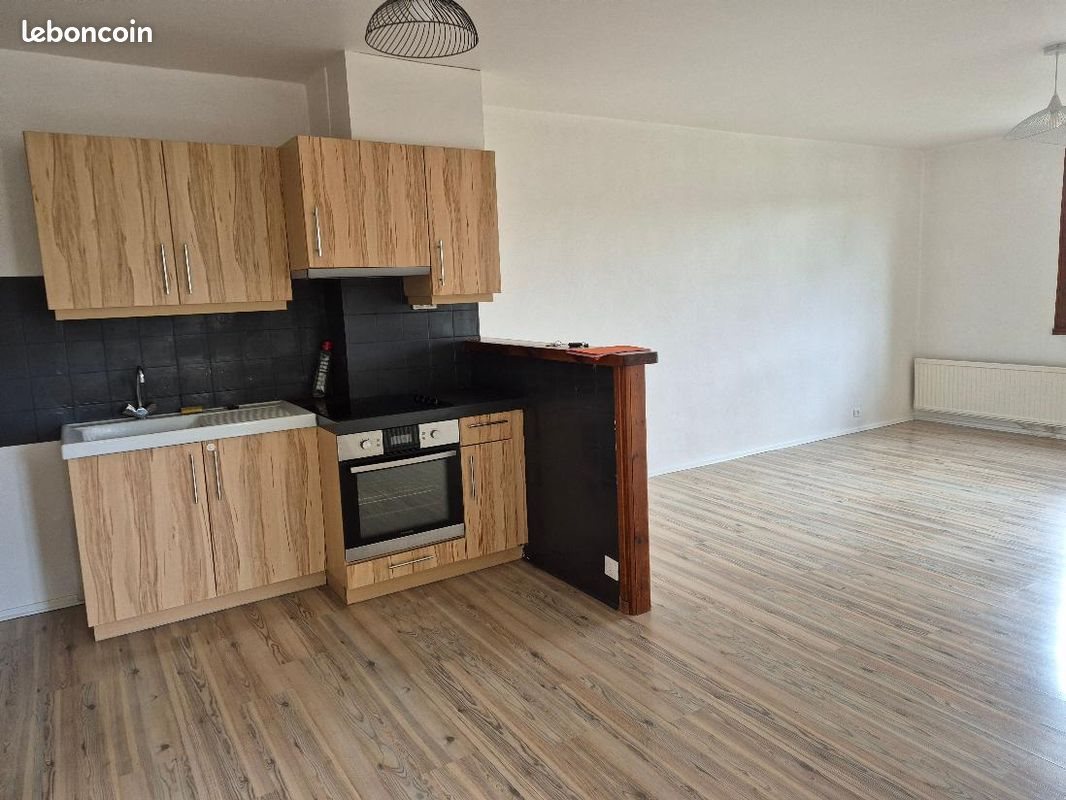 Appartement à louer, 70m², Fournels