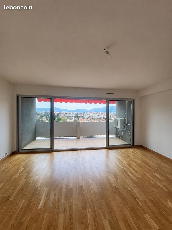 Appartement à louer, 69m², Marseille 8ème