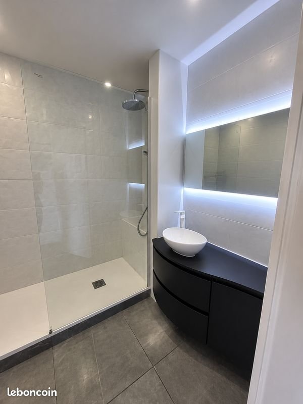 Appartement à louer, 69m², Marseille 8ème