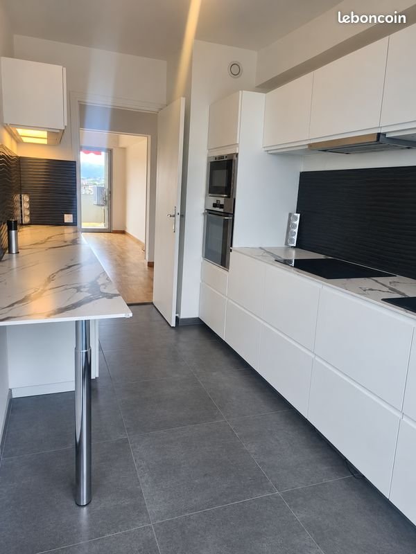 Appartement à louer, 69m², Marseille 8ème