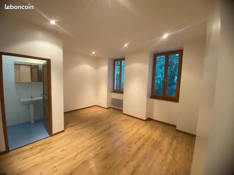 Maison à louer, 60m², Neuville-sur-Ain