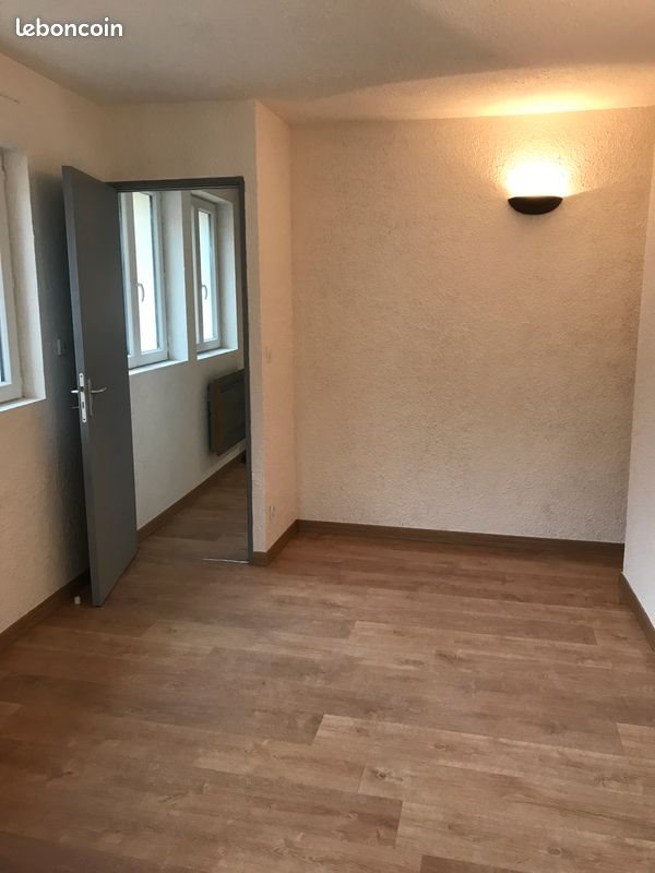 Appartement à louer, 35m², Warcq