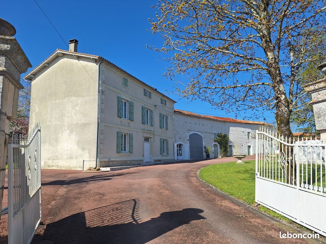 Maison à vendre, 209m², Brettes