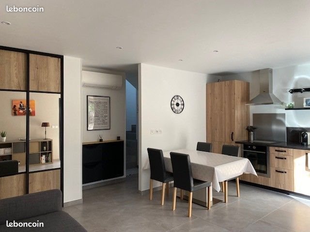 Maison à louer, 70m², Trets