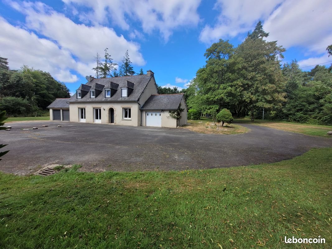 Maison à vendre, 135m², Ploumagoar