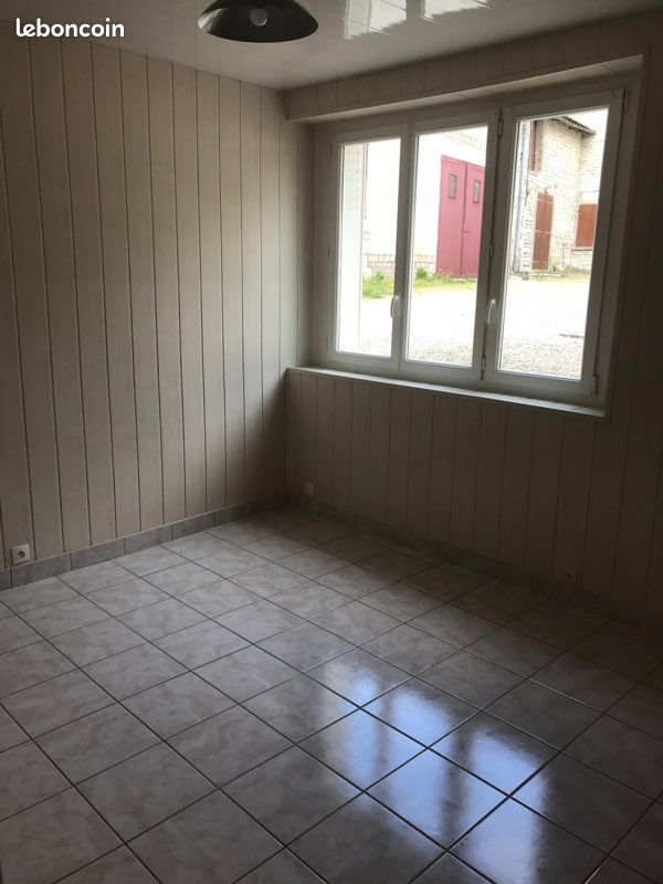 Maison à louer, NaNm², Ville-sous-la-Ferté
