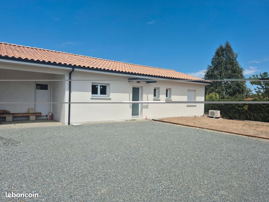 Maison à louer, 110m², Roaillan