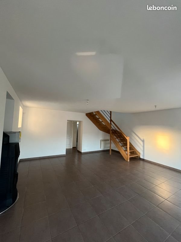 Maison à louer, 93m², Campénéac