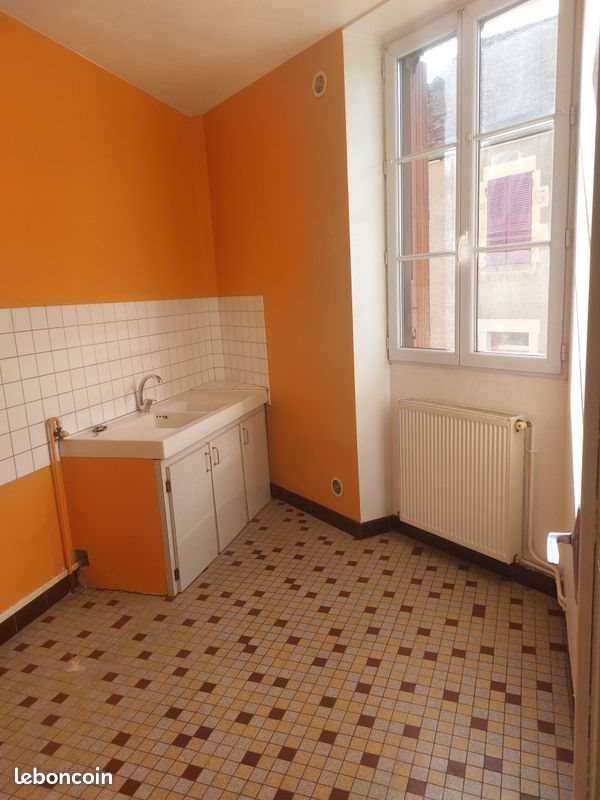 Maison à louer, 75m², Chaillac
