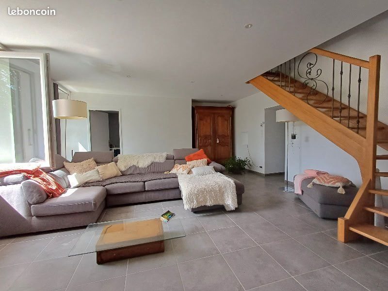 Maison à louer, 135m², Épinouze