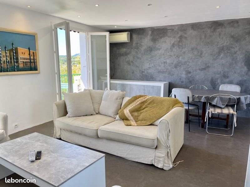Appartement à louer, 67m², Cogolin
