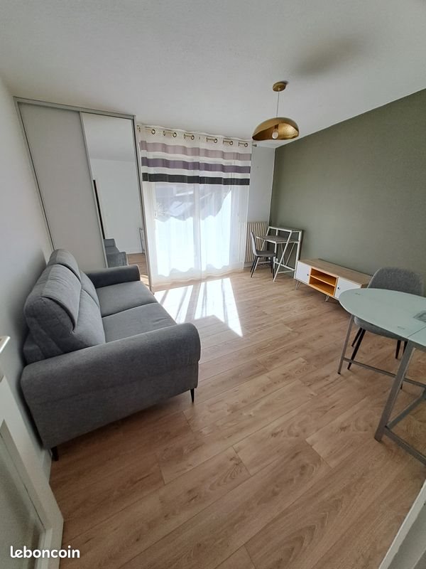 Appartement à louer, 25m², Aurillac