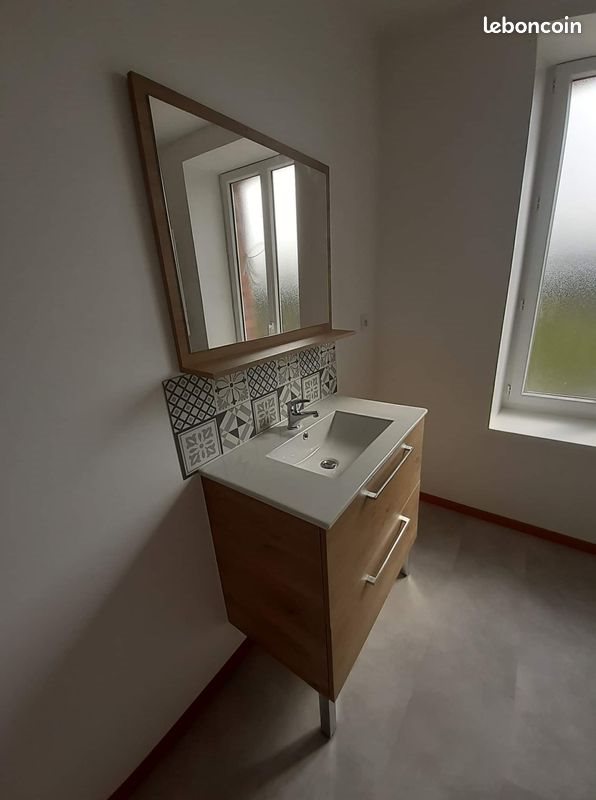 Appartement à louer, 70m², Nantiat