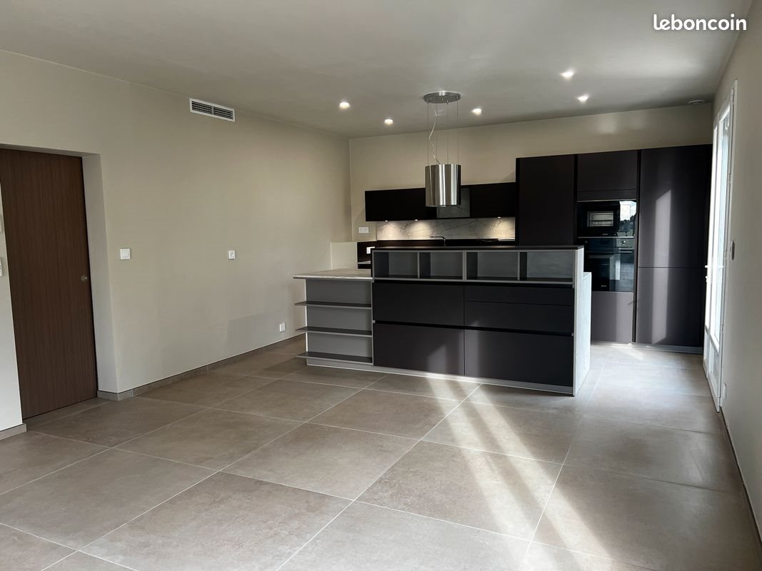 Maison à louer, 170m², Tourbes