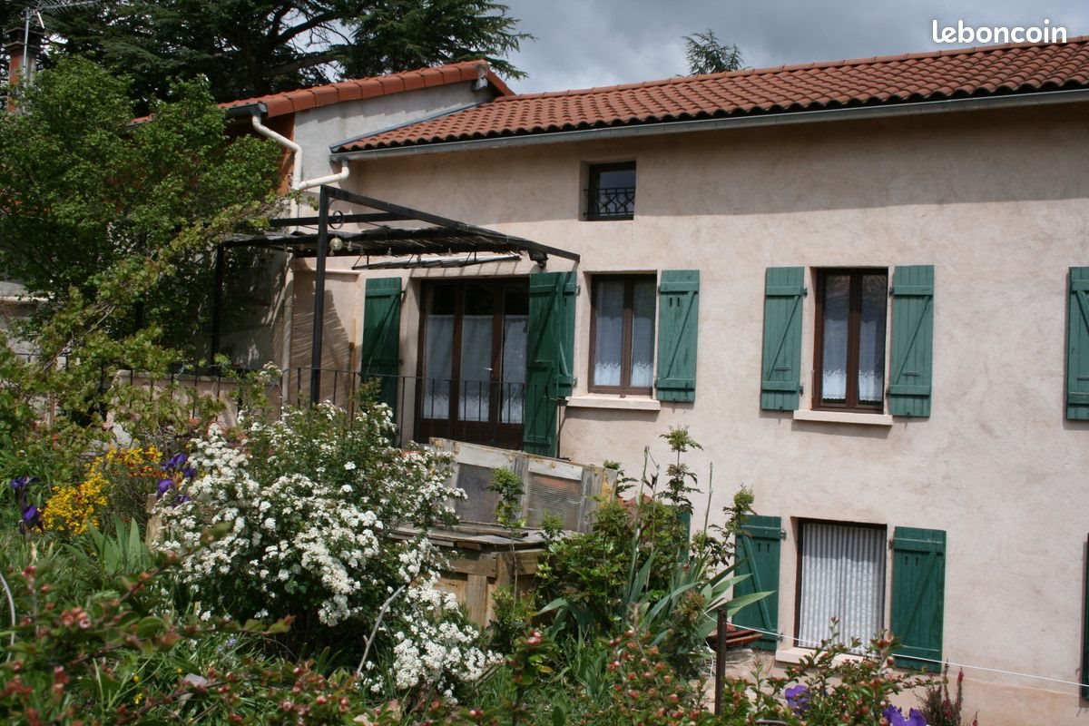 Maison à louer, 90m², Villerest