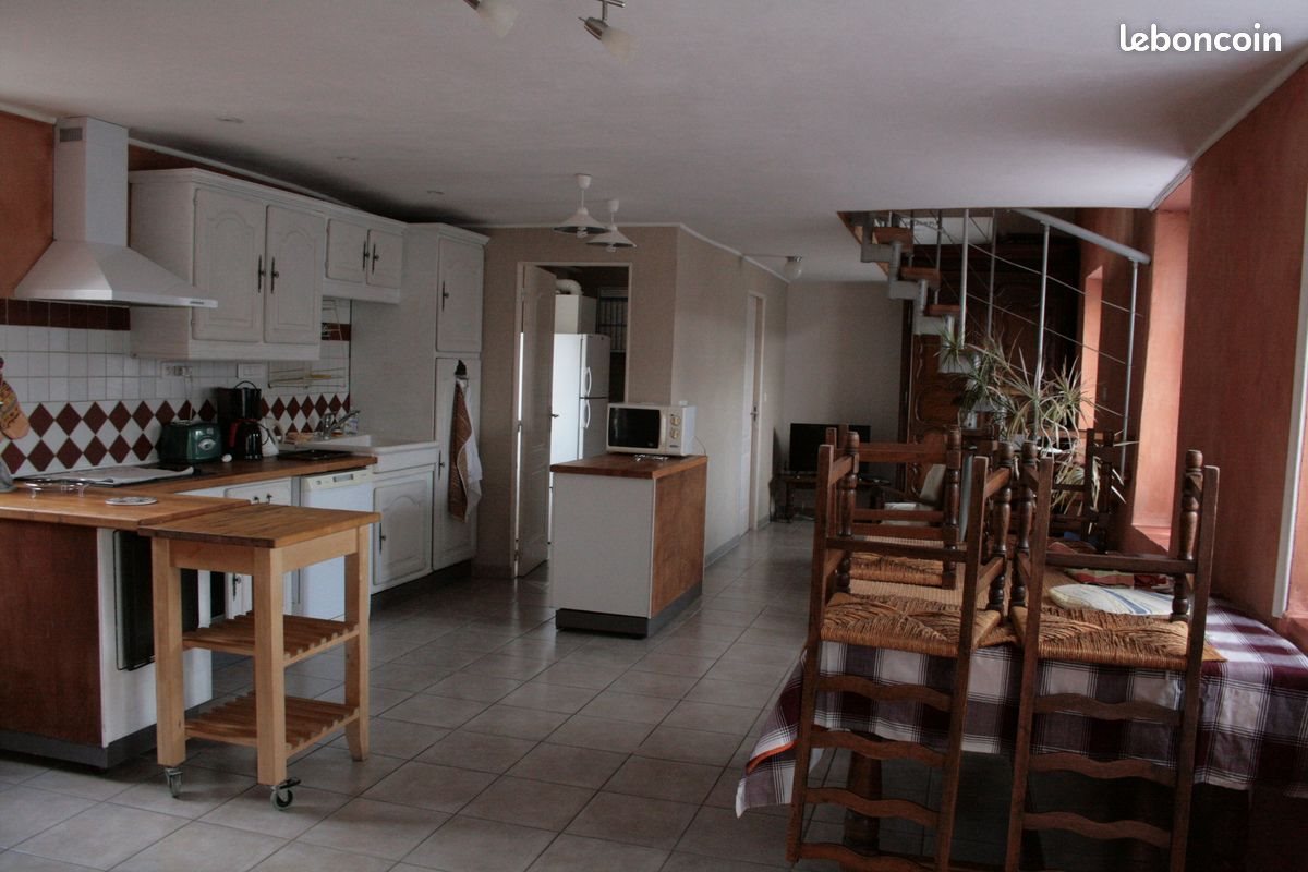 Maison à louer, 90m², Villerest