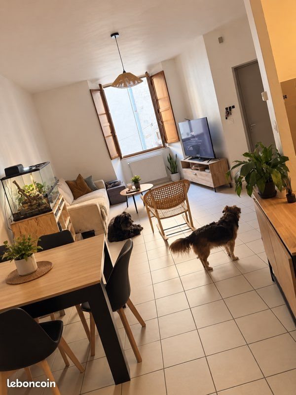 Appartement à louer, 90m², Villeneuve-de-Berg