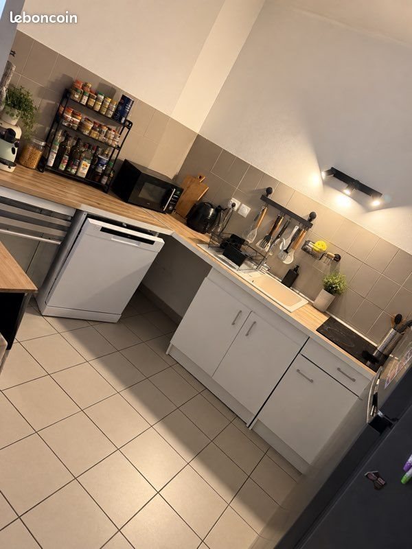 Appartement à louer, 90m², Villeneuve-de-Berg