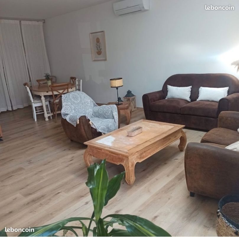 Appartement à louer, 95m², Quarante
