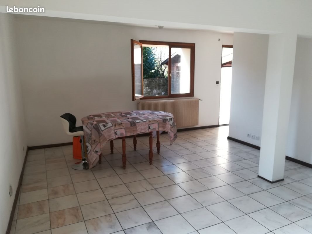 Appartement à louer, 68m², Amancy