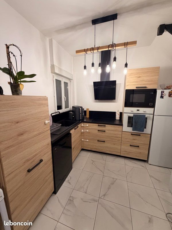 Appartement à louer, 64m², Montussan