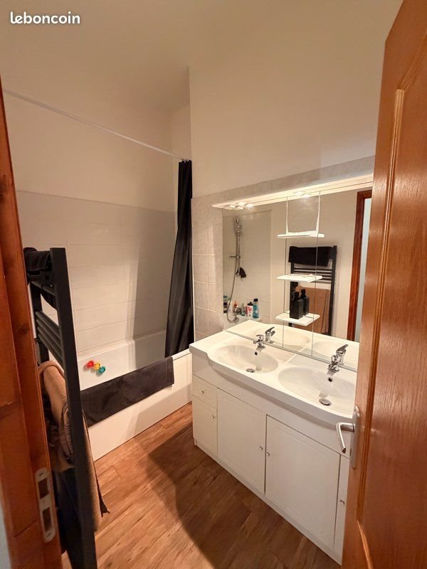 Appartement à louer, 64m², Montussan