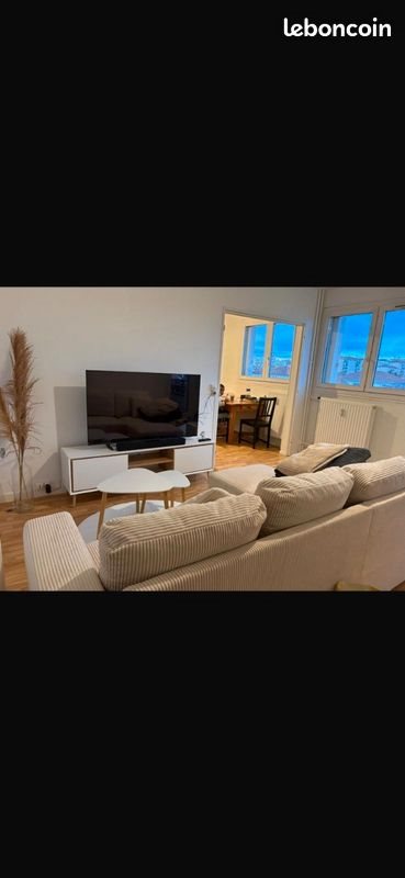 Appartement à louer, 70m², Billère