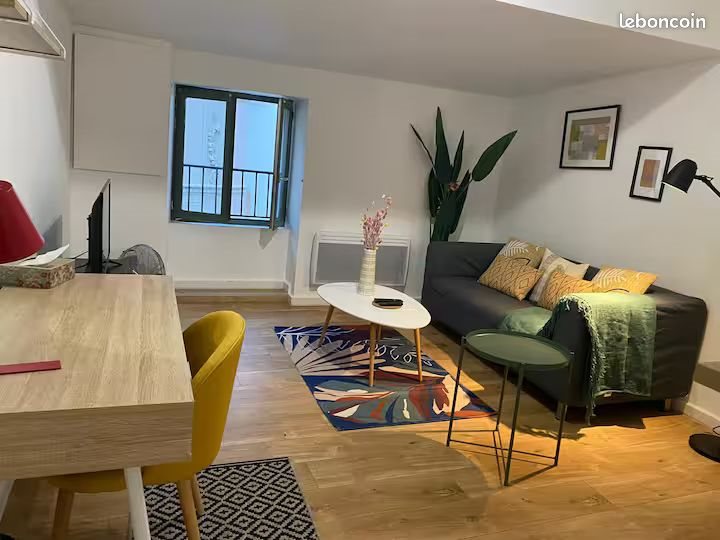 Appartement à louer, 31m², Nîmes