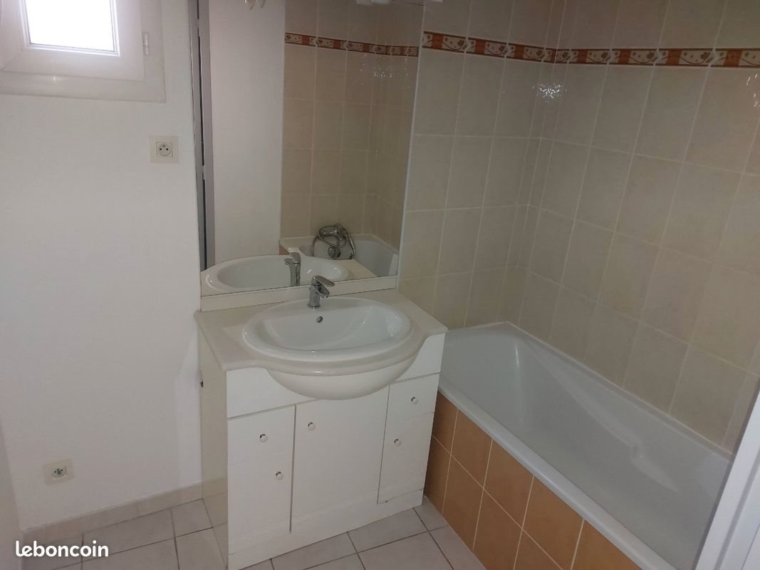 Appartement à louer, 45m², Nîmes